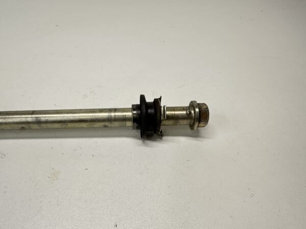 AXE DE ROUE AVANT YAMAHA YBR 125 2004-2006 – Image 2