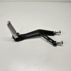 PLATINE REPOSE PIED PASSAGER GAUCHE YAMAHA YZF-R1 2015-2024