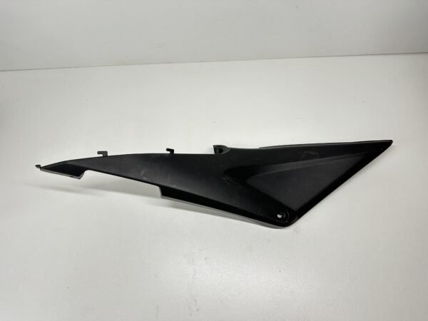CARÉNAGE SOUS SELLE DROIT HONDA CBR 600 RR 2005-2006