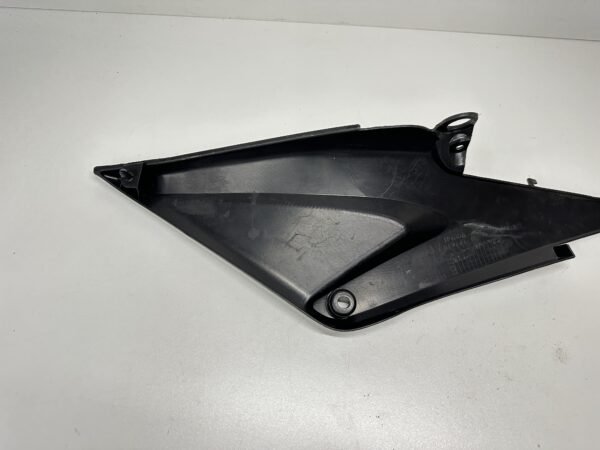 CARÉNAGE SOUS SELLE DROIT HONDA CBR 600 RR 2005-2006 – Image 2
