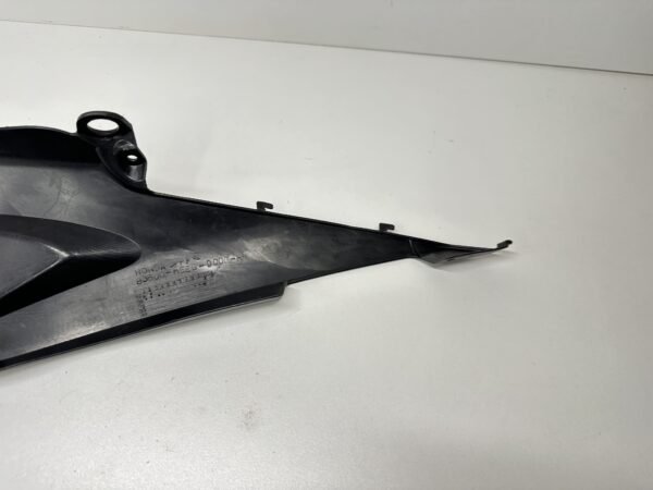 CARÉNAGE SOUS SELLE DROIT HONDA CBR 600 RR 2005-2006 – Image 8