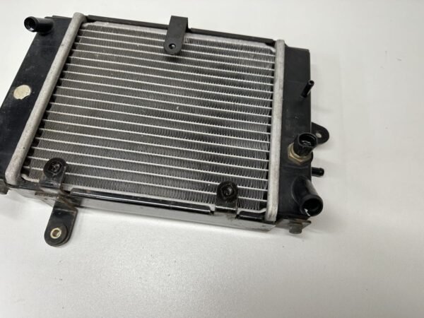 RADIATEUR DAELIM S3 125 2010-2016 – Image 2