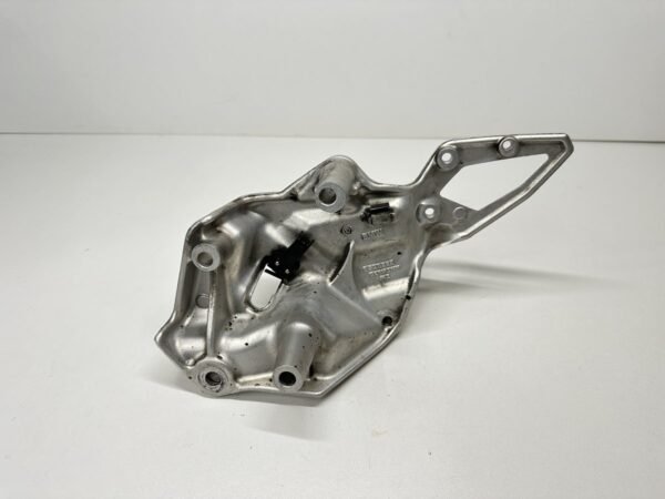 PLATINE REPOSE PIED DROITE BMW F 800 GT 2013-2019 – Image 9
