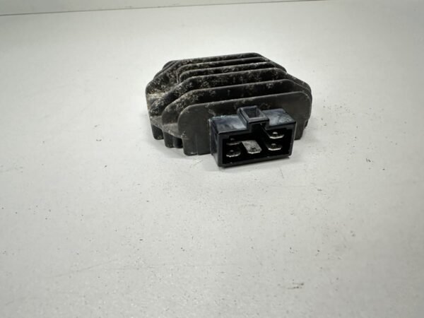 RÉGULATEUR DE TENSION YAMAHA YBR 125 2007-2010 – Image 2