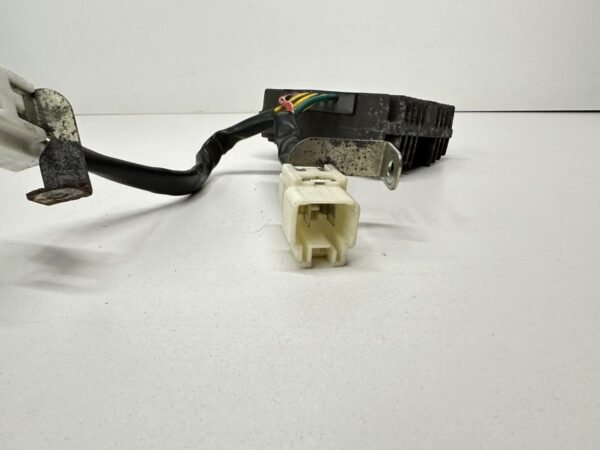 RÉGULATEUR DE TENSION PIAGGIO MP3 300 IE LT 2010-2014 – Image 2