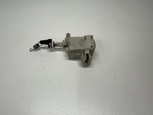 MOTEUR SOLÉNOÏDE DE COFFRE PIAGGIO MP3 300 IE LT 2010-2014 – Image 3