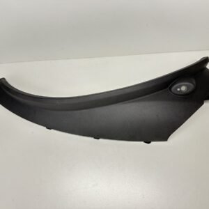 CACHE PLASTIQUE DROIT PIAGGIO MP3 300 IE LT 2010-2014