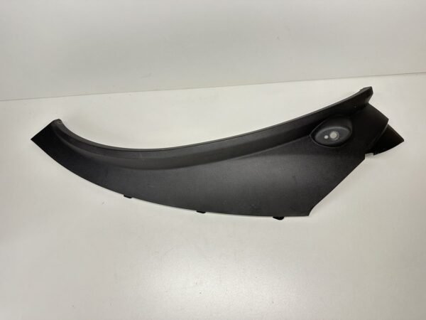 CACHE PLASTIQUE DROIT PIAGGIO MP3 300 IE LT 2010-2014