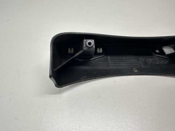 CACHE PLASTIQUE CENTRAL ARRIÈRE PIAGGIO MP3 300 IE LT 2010-2014 – Image 3