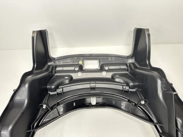 PLASTIQUE DE COFFRE PIAGGIO MP3 300 IE LT 2010-2014 – Image 4