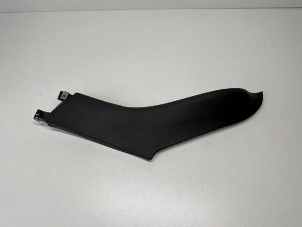 CACHE PLASTIQUE DROIT PIAGGIO MP3 300 IE LT 2010-2014