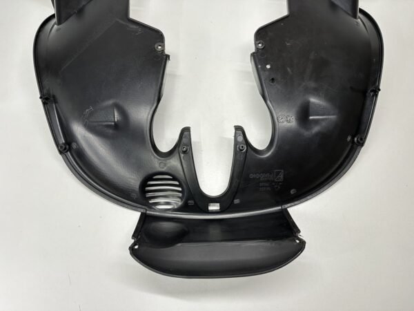 PLASTIQUE SOUS TETE DE FOURCHE PIAGGIO MP3 300 IE LT 2010-2014 – Image 5