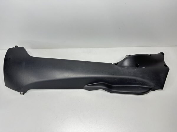 CARÉNAGE BAS DE CAISSE GAUCHE PIAGGIO MP3 300 IE LT 2010-2014