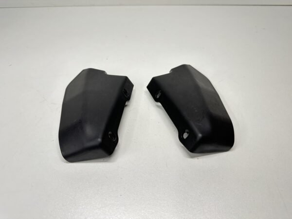 CACHES PLASTIQUE CHARNIÈRES PIAGGIO MP3 300 IE LT 2010-2014 – Image 2