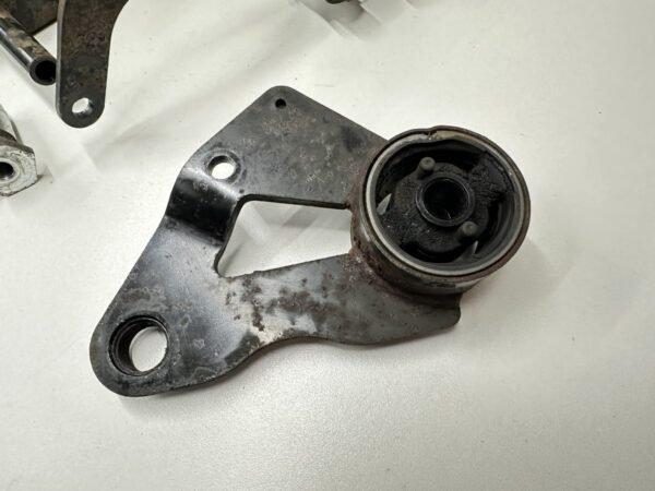 BALANCIER SUPPORT MOTEUR PIAGGIO MP3 300 IE LT 2010-2014 – Image 5