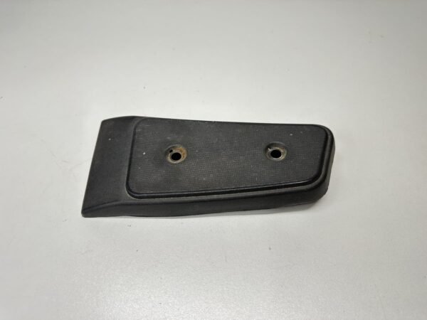 CACHE PLASTIQUE REPOSE PIED PIAGGIO MP3 300 IE LT 2010-2014