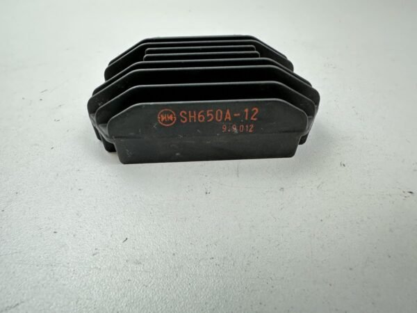 REGULATEUR DE TENSION YAMAHA YZF-R 125 2014-2018 – Image 3