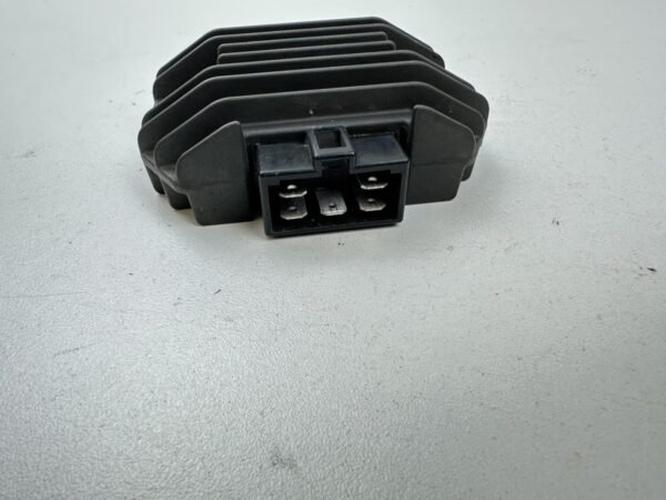 REGULATEUR DE TENSION YAMAHA YZF-R 125 2014-2018 – Image 2