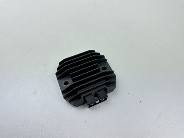 REGULATEUR DE TENSION YAMAHA YZF-R 125 2014-2018