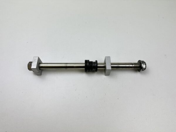 AXE DE ROUE ARRIERE BENELLI 500 LEONCINO 2017-2023