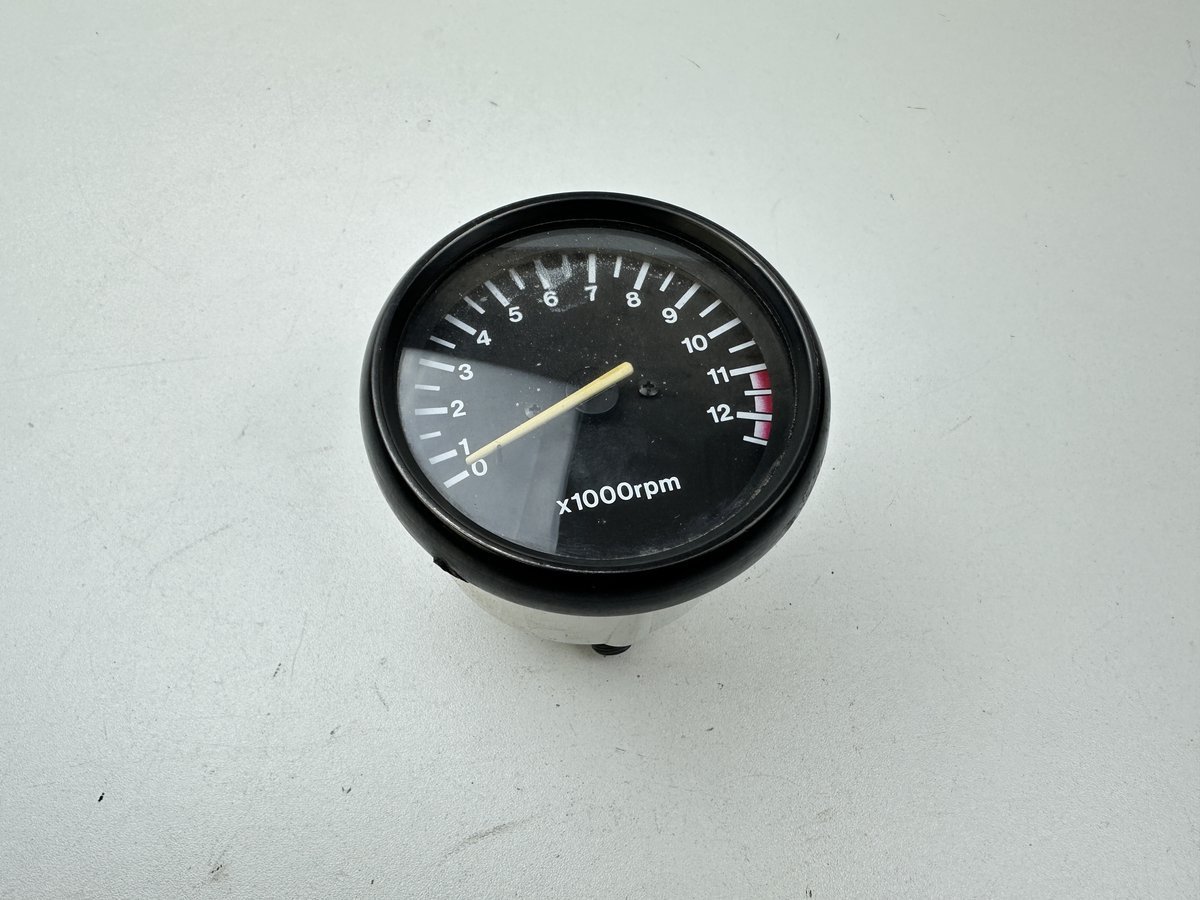 Dratom Parts piece moto 23 20241218 095959 COMPTE TOUR SUZUKI 500 GSE 2001-2007