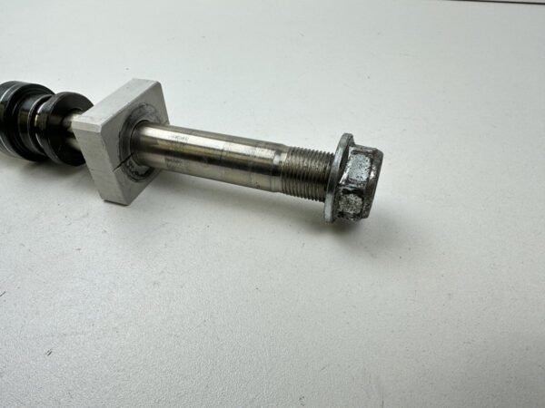 AXE DE ROUE ARRIERE BENELLI 500 LEONCINO 2017-2023 – Image 2