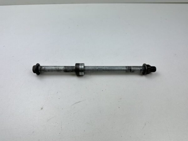 AXE DE ROUE ARRIERE HONDA CM 125 1988-1995