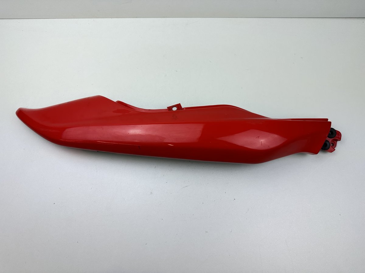 Dratom Parts piece moto 24 20241219 102018 CARENAGE ARRIERE DROIT KAWASAKI ER5 1997-2006