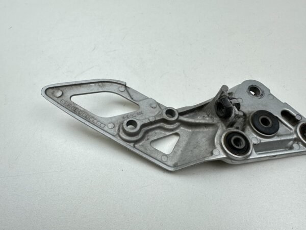 PLATINE REPOSE PIED DROITE SUZUKI GSF 650 BANDIT 2007-2008 – Image 6