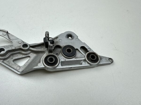 PLATINE REPOSE PIED DROITE SUZUKI GSF 650 BANDIT 2007-2008 – Image 5