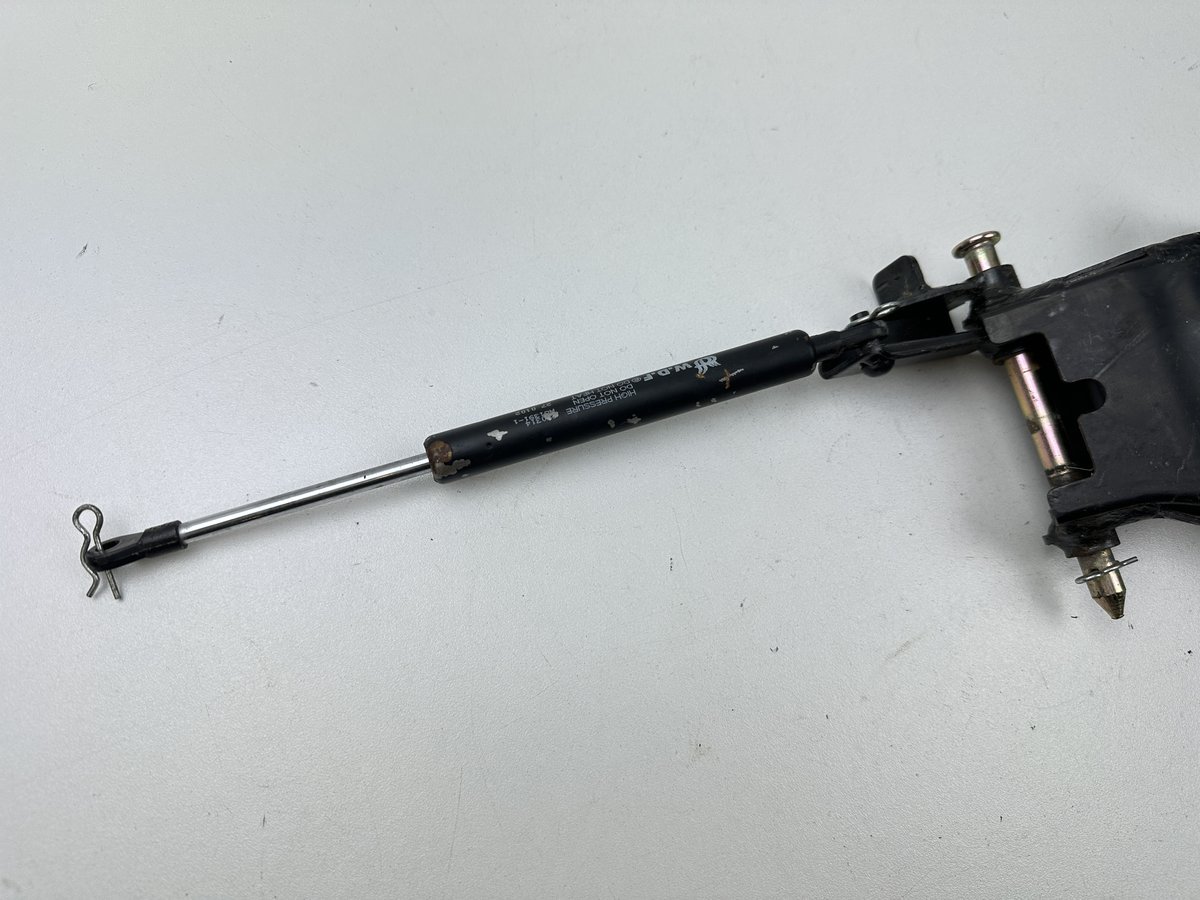 Dratom Parts piece moto 28 20241223 140859 CHARNIÈRE DE SELLE AVEC VÉRIN QUADRO S 350 2015-2018 – Image 6