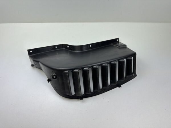 GRILLE DE RADIATEUR GAUCHE QUADRO 350 QV3 2018-2019 – Image 2