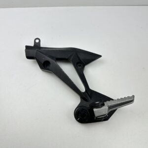 PLATINE REPOSE PIED PASSAGER GAUCHE KAWASAKI Z 1000 2007-2008