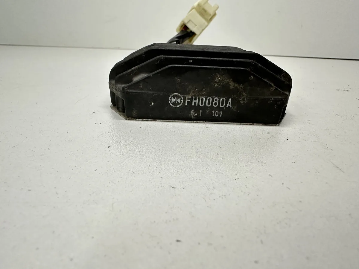 Regulateur de Tension HONDA FORZA 250 2005-2008 - Pièces Occasions - visuel 5