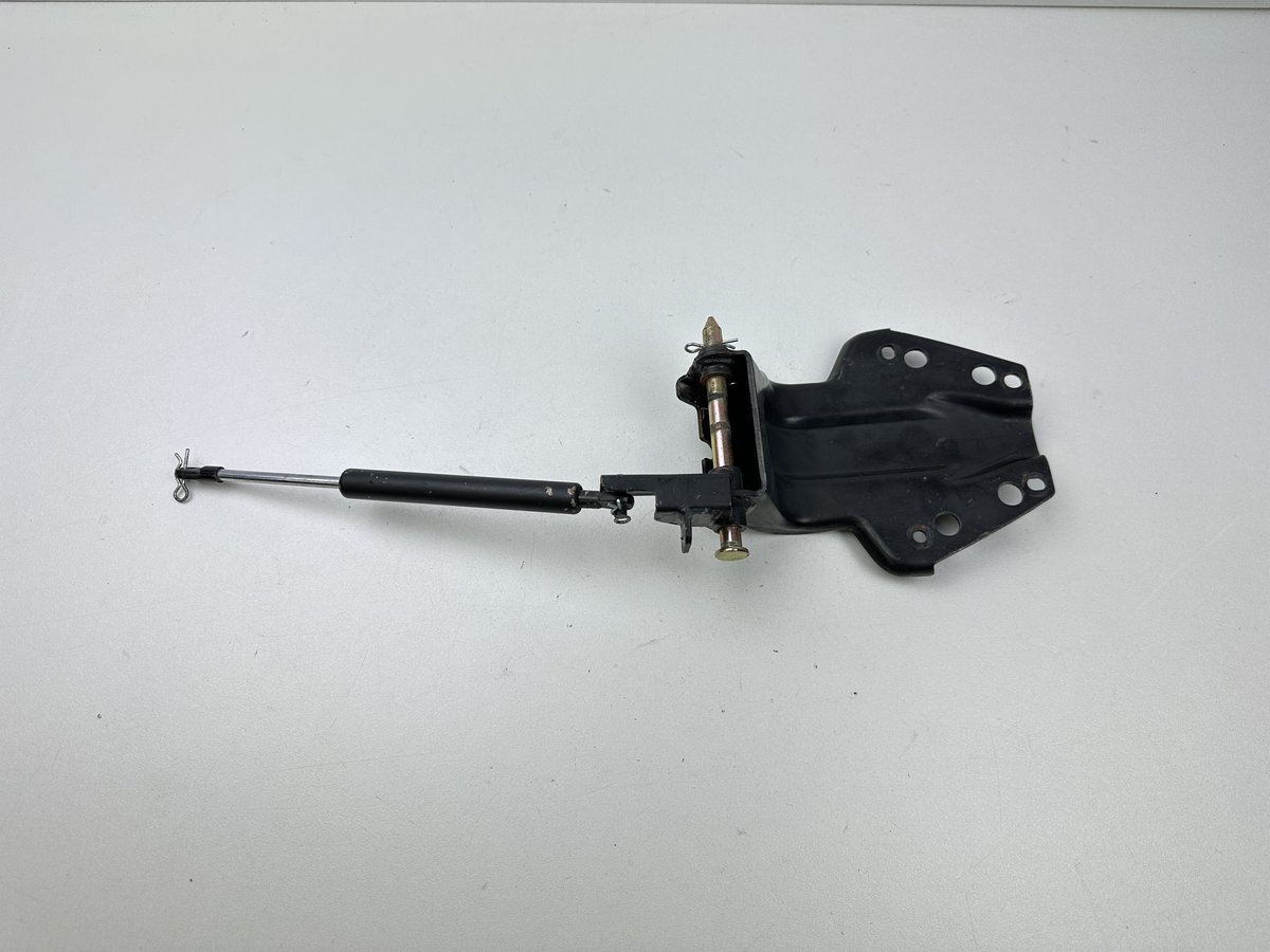 Dratom Parts piece moto 33 20241223 140924 CHARNIÈRE DE SELLE AVEC VÉRIN QUADRO S 350 2015-2018