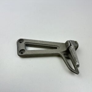 PLATINE REPOSE PIED PASSAGER DROITE YAMAHA TDR 125 1998-2003