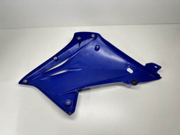 ÉCOPE DROITE RESERVOIR SUZUKI DR 125 SM 2009-2010 – Image 5