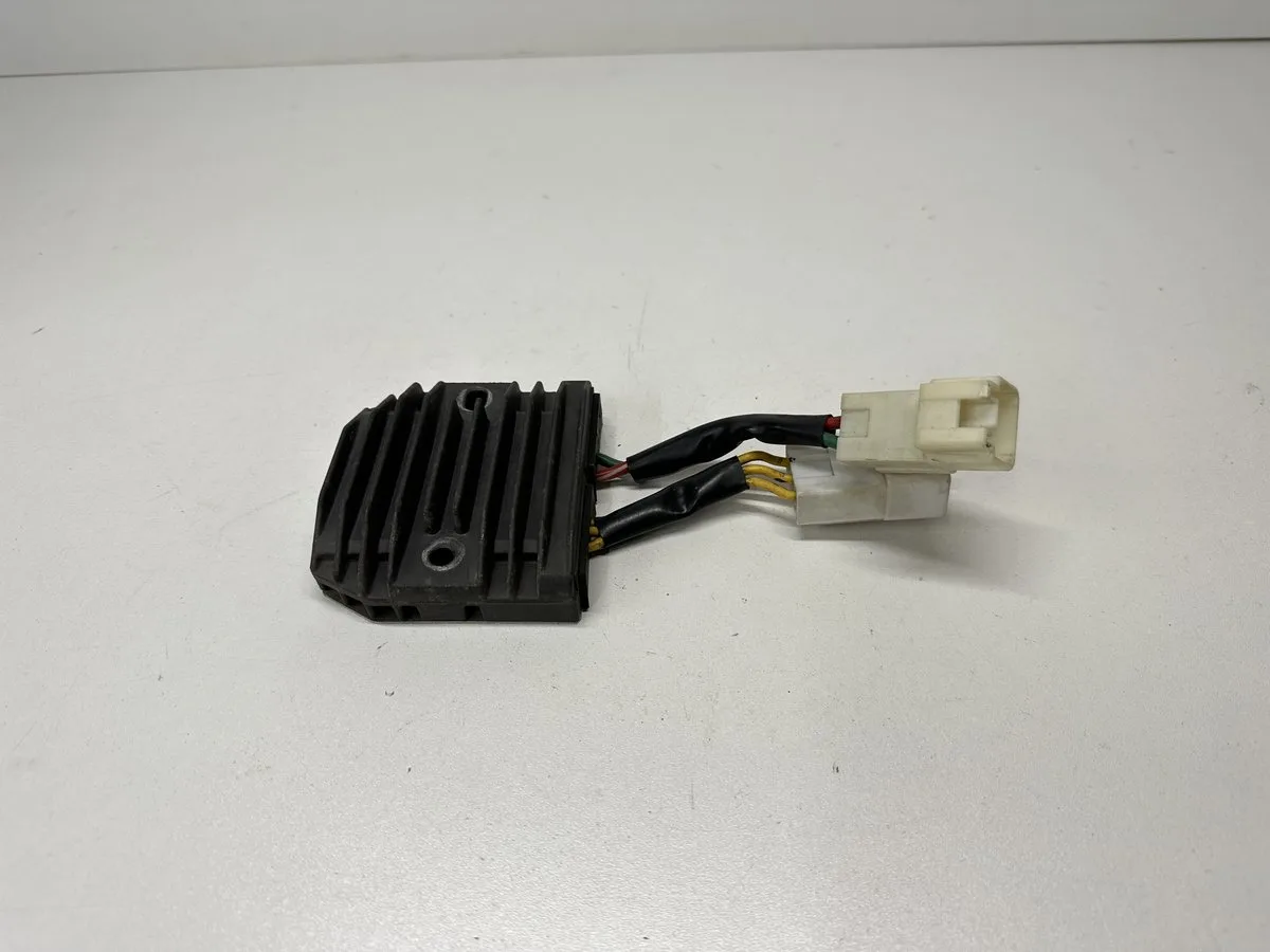 Regulateur de Tension HONDA FORZA 250 2005-2008 - Pièces Occasions