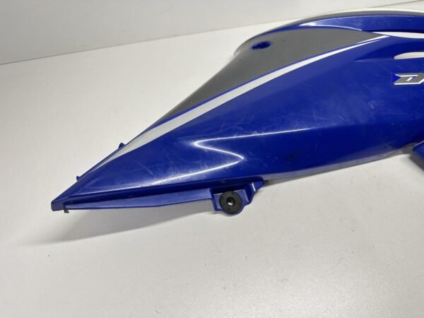 ÉCOPE DROITE RESERVOIR SUZUKI DR 125 SM 2009-2010 – Image 3