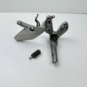 PLATINE REPOSE PIED DROITE YAMAHA YZF 750 1993-1998