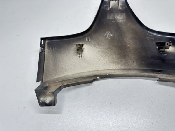 CARÉNAGE CENTRAL ARRIÈRE HONDA FORZA 250 2005-2008 – Image 4