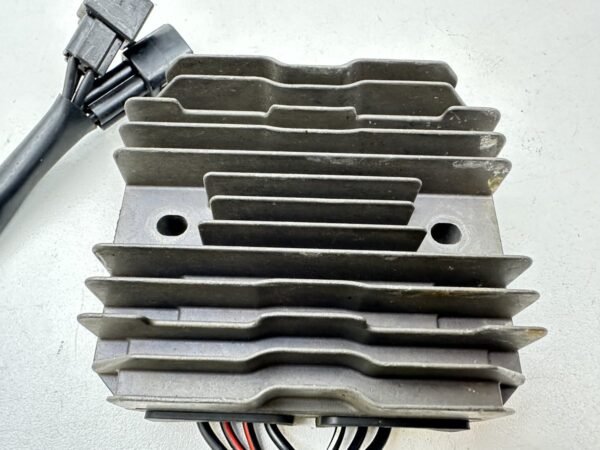 RÉGULATEUR DE TENSION SUZUKI GSX-R 1340 HAYABUSA 2008-2013 – Image 3