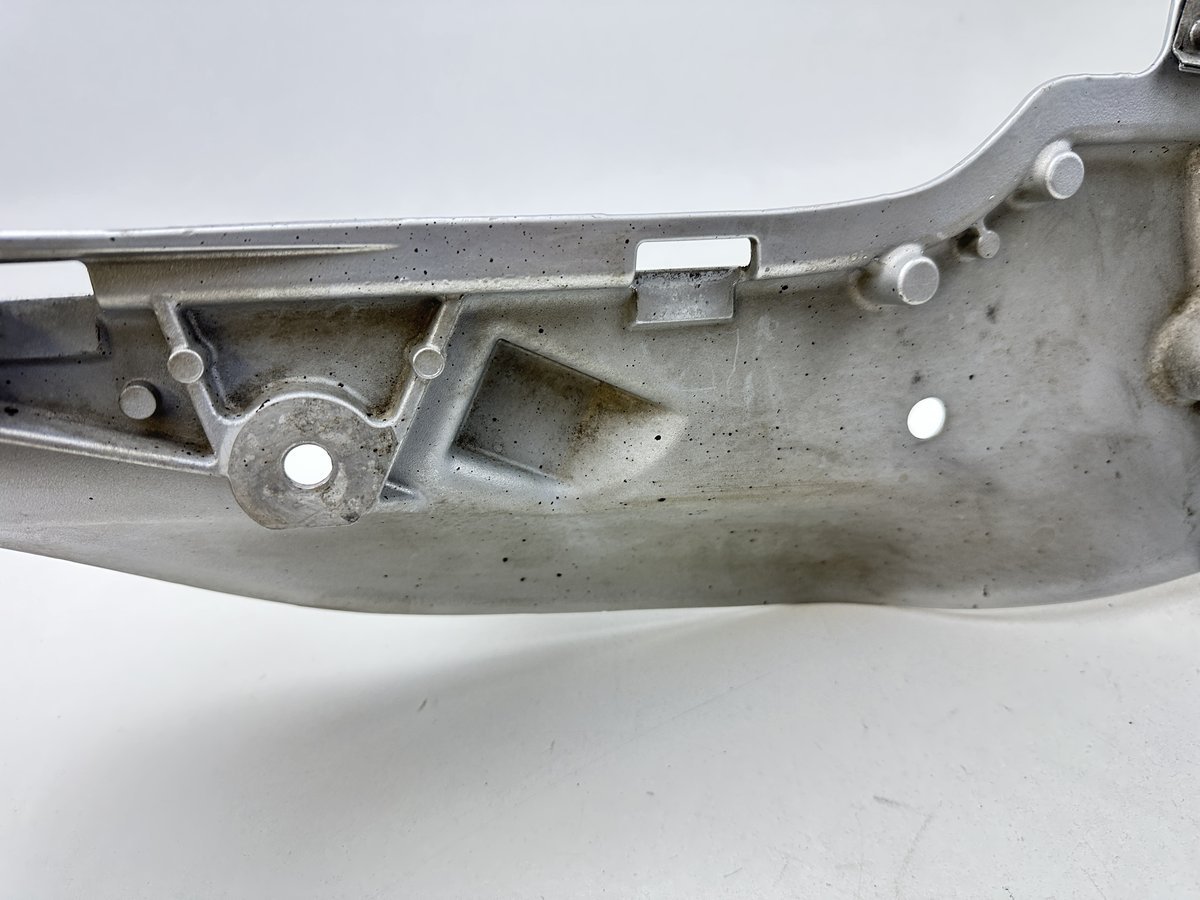 Dratom Parts piece moto 46 20241226 182557 PLATINE REPOSE PIED GAUCHE BMW R 1150 RT 2001-2004 – Image 13