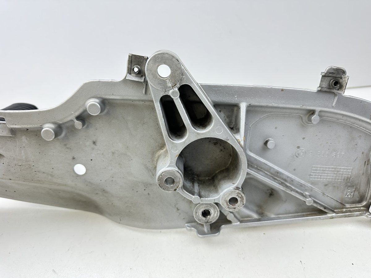 Dratom Parts piece moto 47 20241226 182602 PLATINE REPOSE PIED GAUCHE BMW R 1150 RT 2001-2004 – Image 12