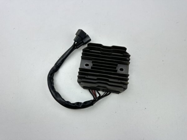 RÉGULATEUR DE TENSION SUZUKI GSX-R 1340 HAYABUSA 2008-2013