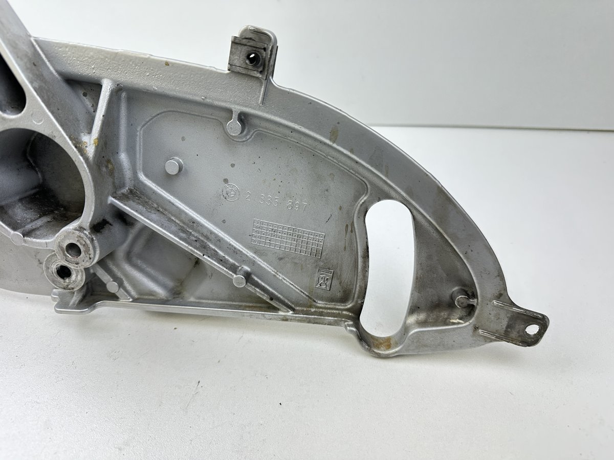 Dratom Parts piece moto 48 20241226 182606 PLATINE REPOSE PIED GAUCHE BMW R 1150 RT 2001-2004 – Image 11