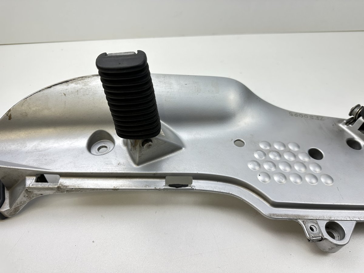 Dratom Parts piece moto 49 20241226 182611 PLATINE REPOSE PIED GAUCHE BMW R 1150 RT 2001-2004 – Image 10