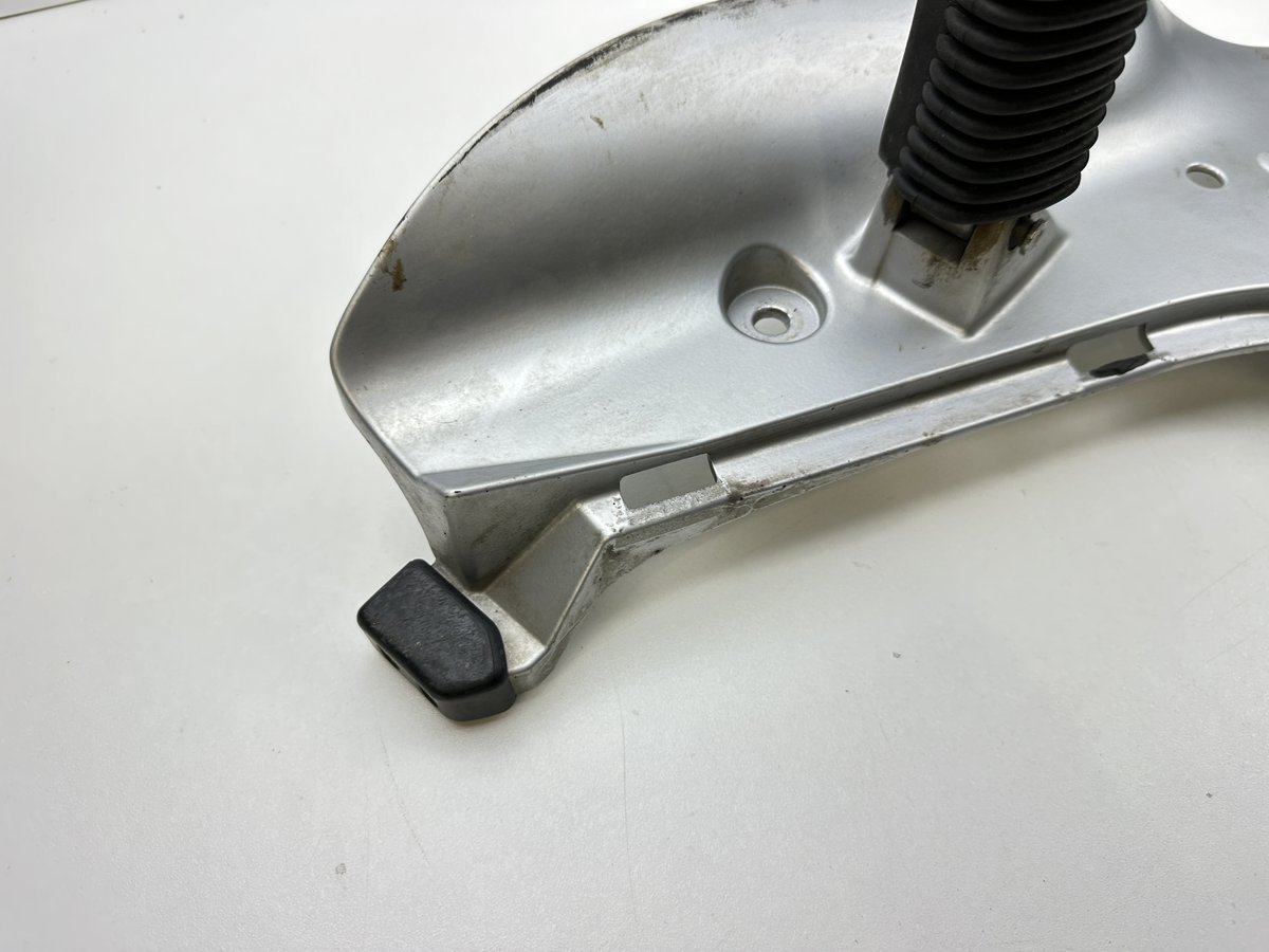 Dratom Parts piece moto 50 20241226 182617 PLATINE REPOSE PIED GAUCHE BMW R 1150 RT 2001-2004 – Image 9