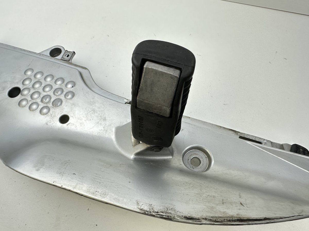 Dratom Parts piece moto 55 20241226 182643 PLATINE REPOSE PIED GAUCHE BMW R 1150 RT 2001-2004 – Image 4