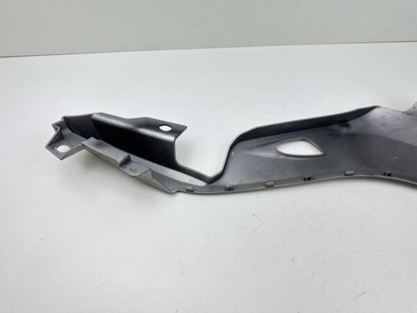 CARENAGE BAS DE CAISSE DROIT YAMAHA MW 125 TRICITY 2014-2016 – Image 7